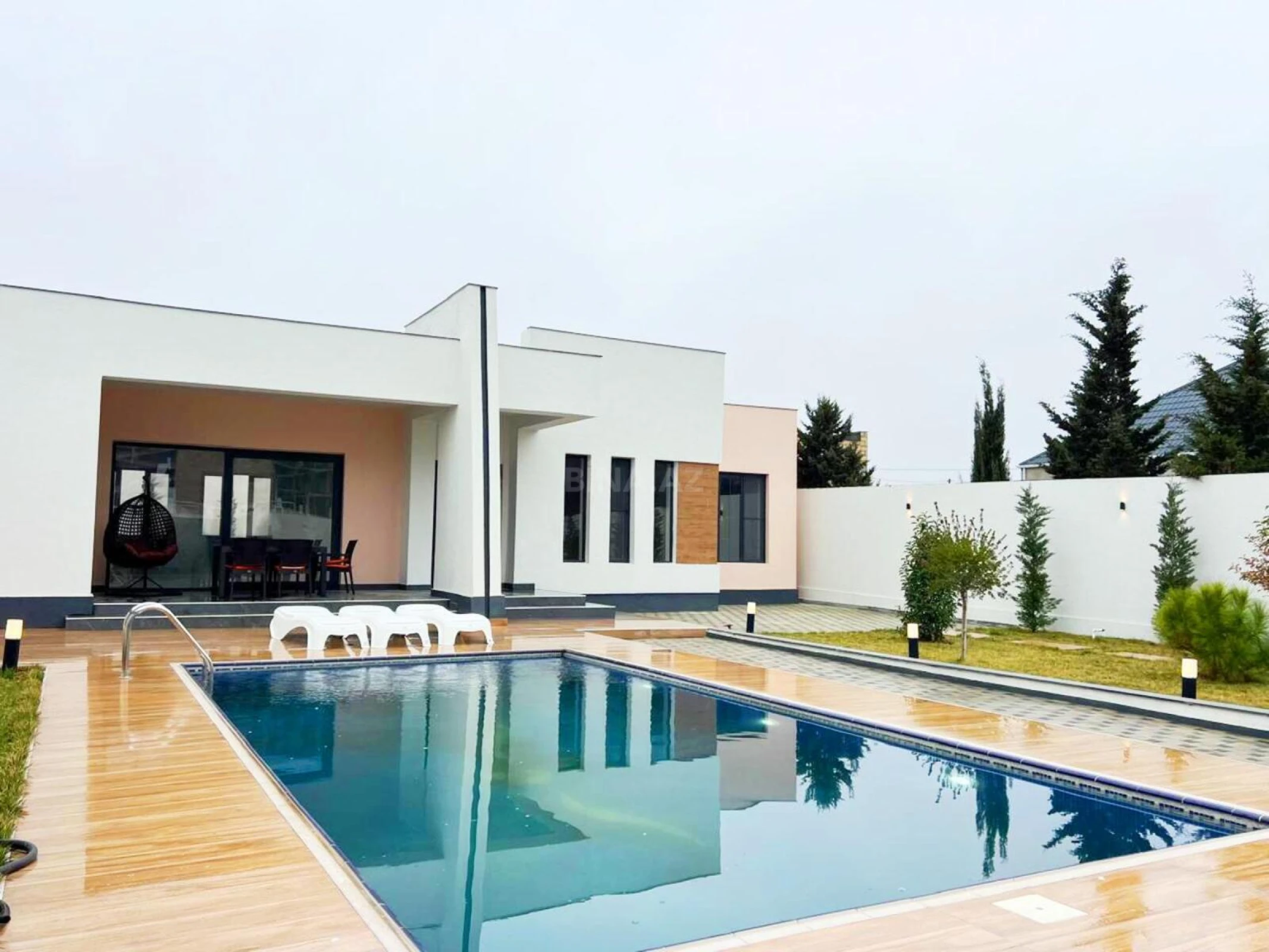 Satılır 4 otaqlı həyət evi 182 m²