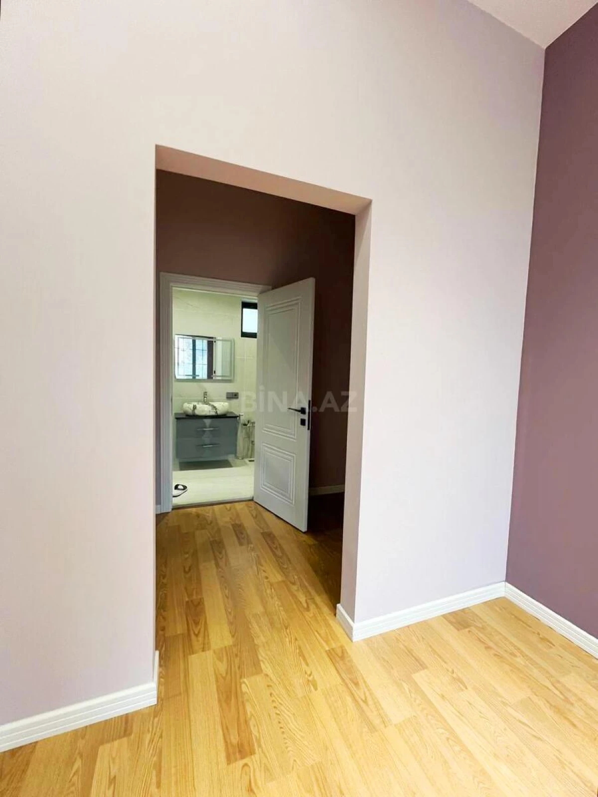 Satılır 4 otaqlı həyət evi 182 m²