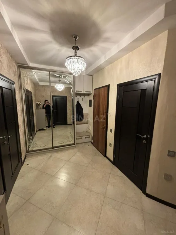 Kirayə verilir 3 otaqlı mənzil 118 m²