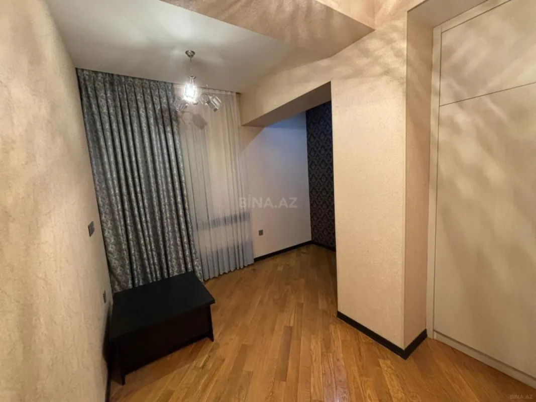 Kirayə verilir 3 otaqlı mənzil 118 m²