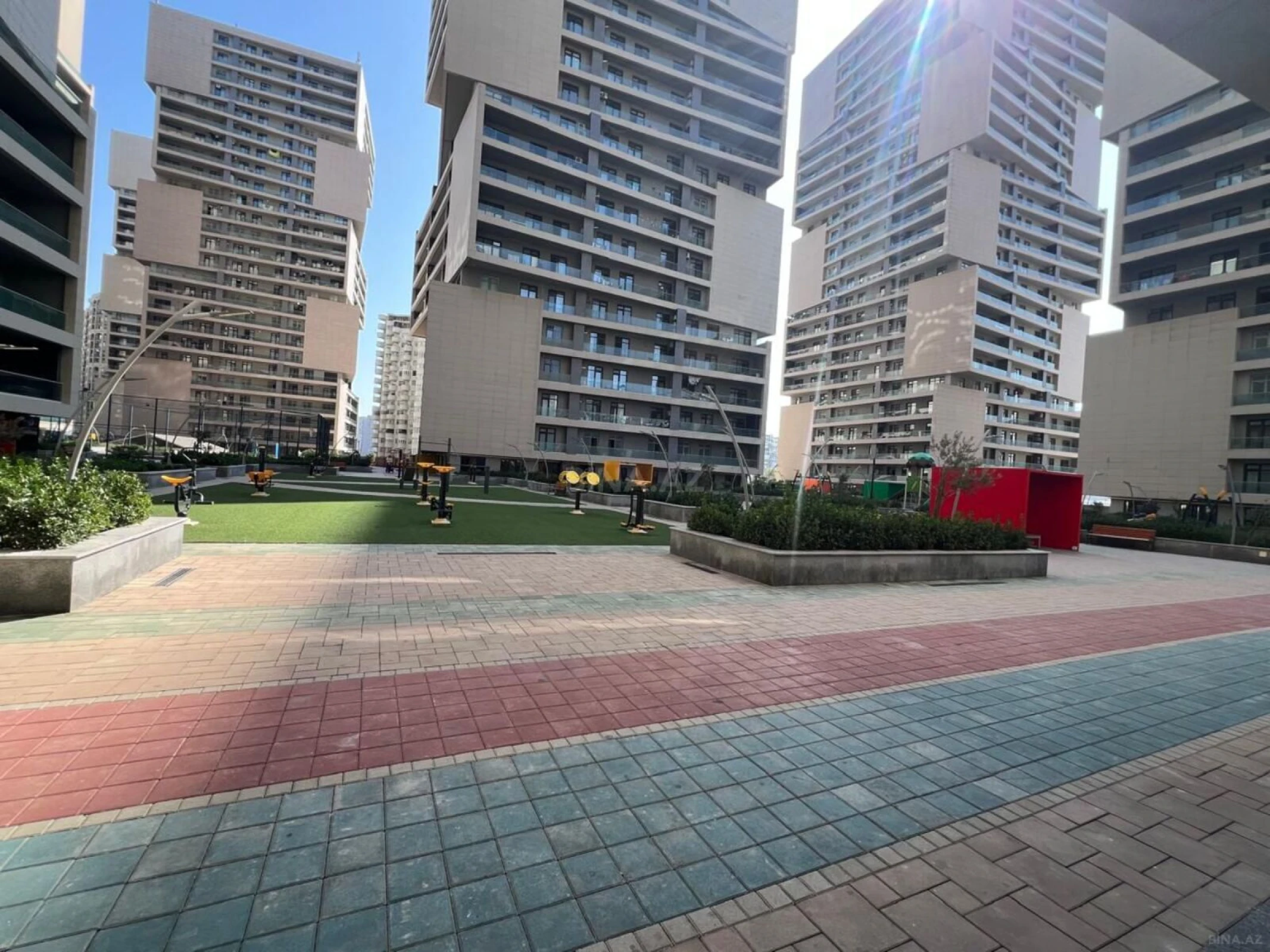 Satılır 2 otaqlı mənzil 100 m²