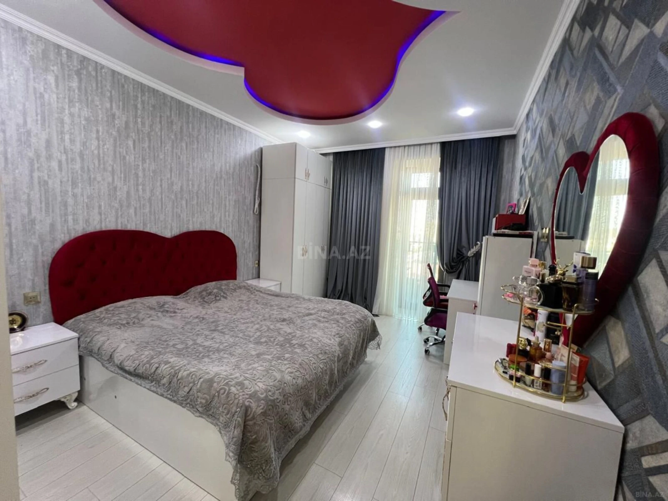 Satılır 2 otaqlı mənzil 100 m²