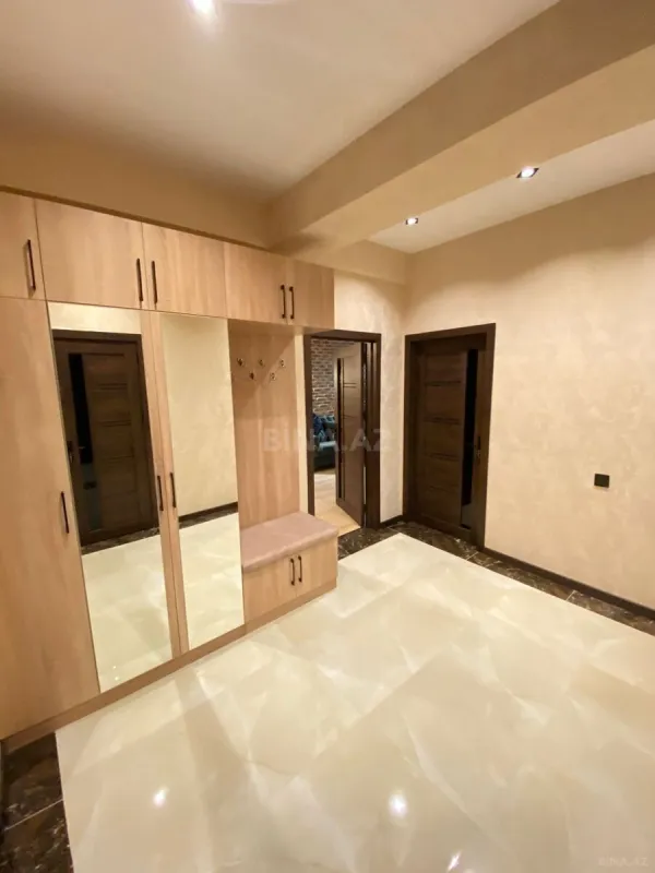 Kirayə verilir 3 otaqlı mənzil 100 m²