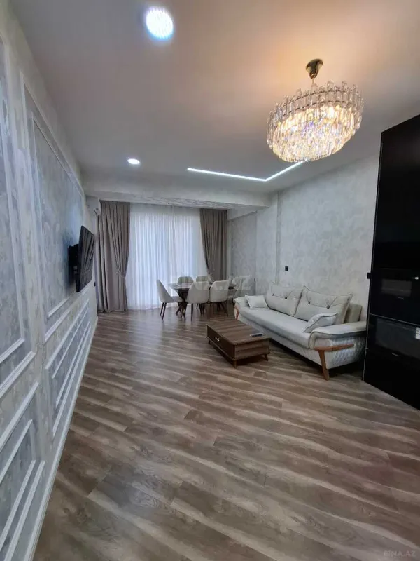 Kirayə verilir 2 otaqlı mənzil 101 m²