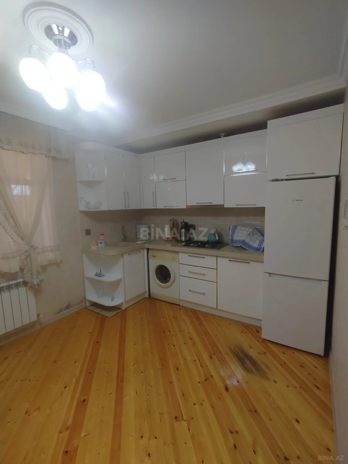Satılır 5 otaqlı həyət evi 200 m²