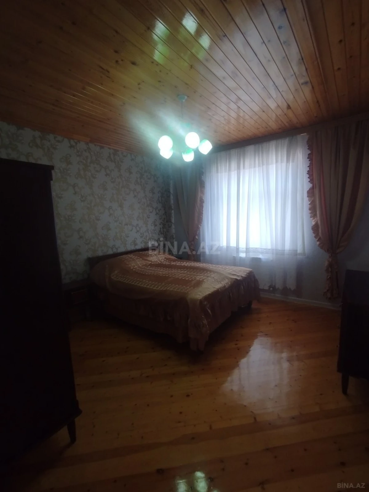 Satılır 5 otaqlı həyət evi 200 m²