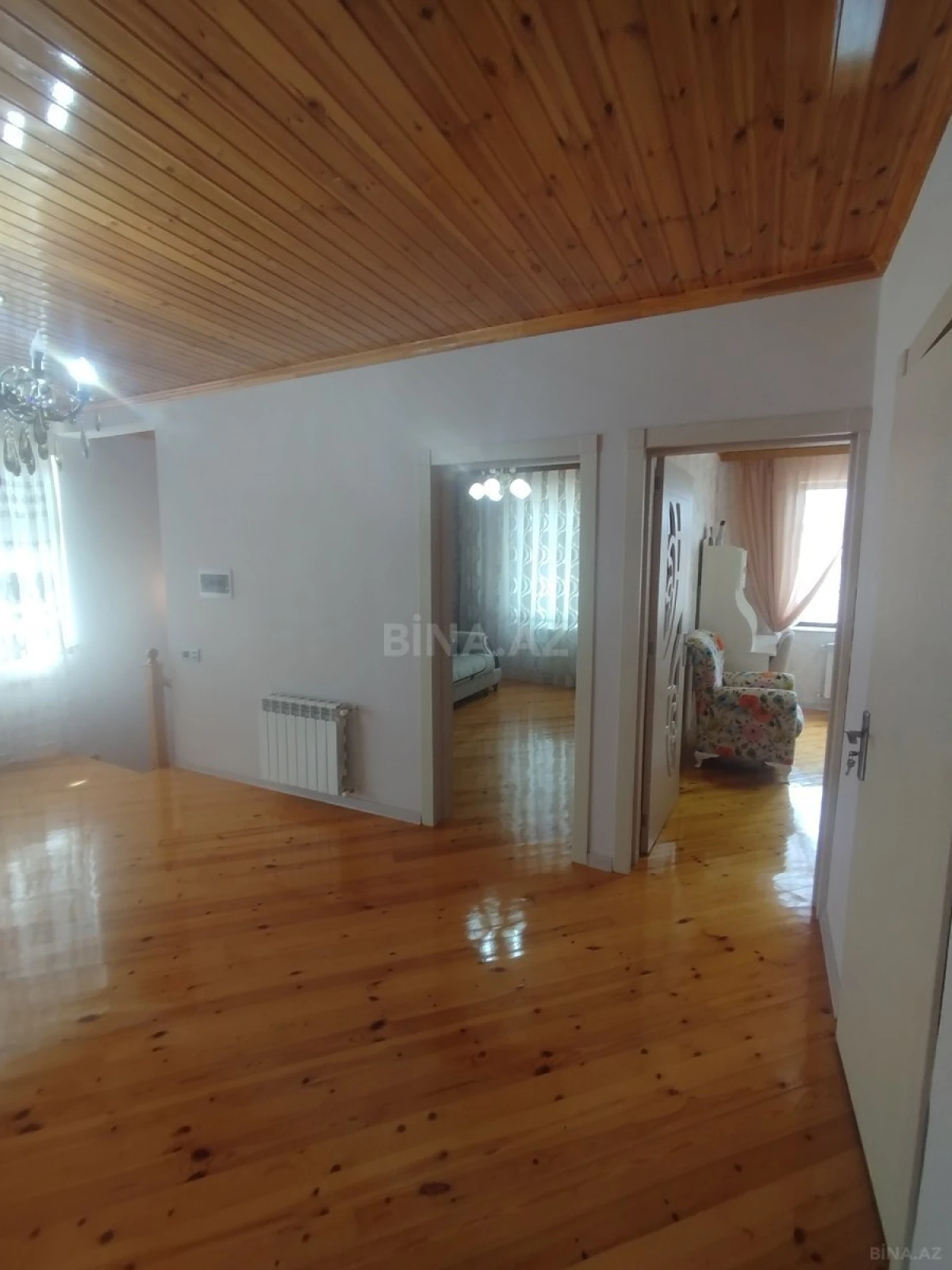 Satılır 5 otaqlı həyət evi 200 m²