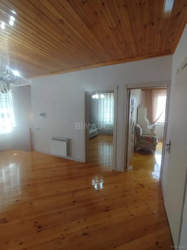 Satılır 5 otaqlı həyət evi 200 m²