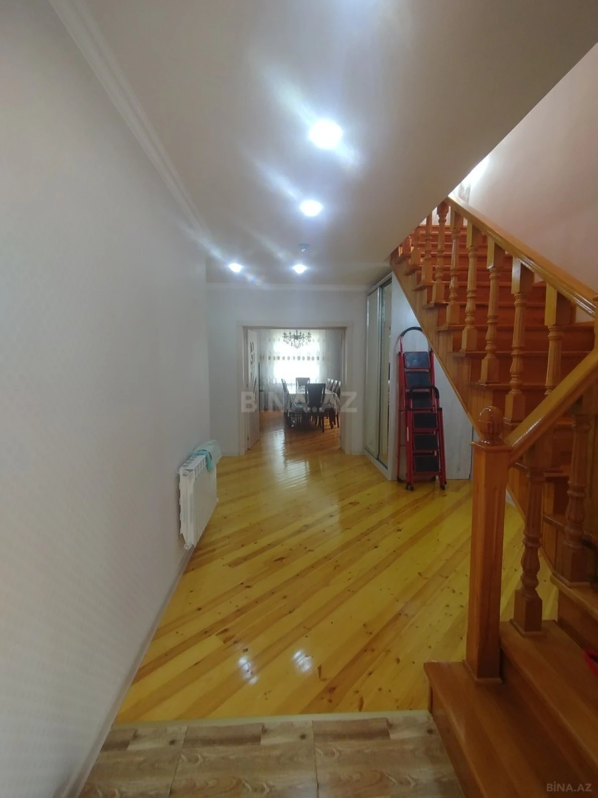 Satılır 5 otaqlı həyət evi 200 m²