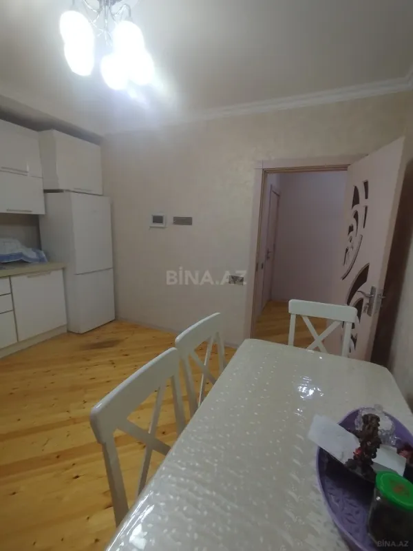 Satılır 5 otaqlı həyət evi 200 m²