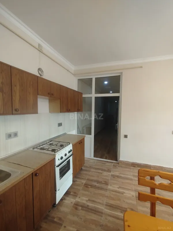 Satılır 5 otaqlı həyət evi 200 m²