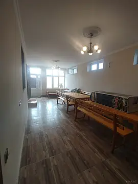 Satılır 5 otaqlı həyət evi 200 m²