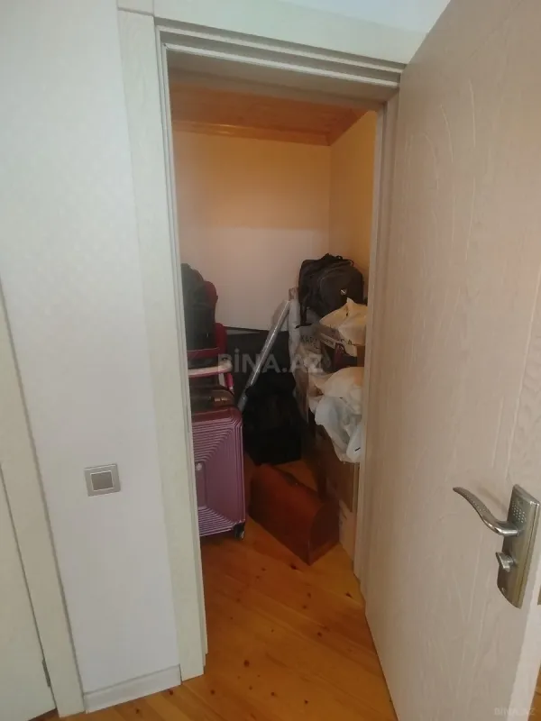 Satılır 5 otaqlı həyət evi 200 m²