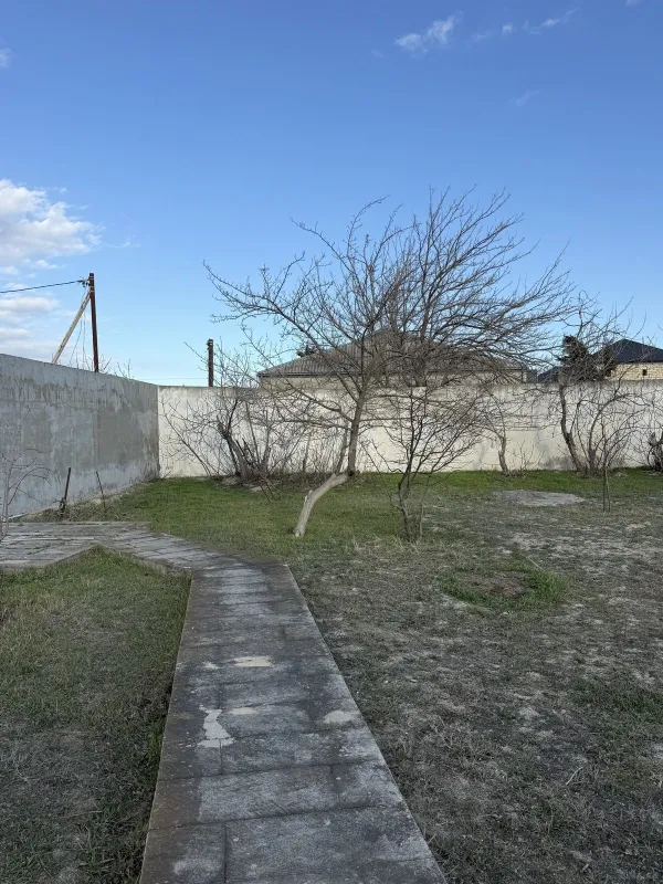 Satılır 7 otaqlı həyət evi 250 m²