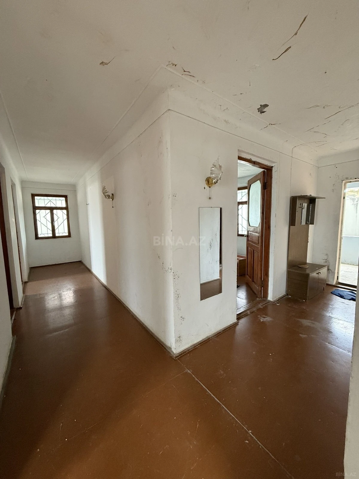 Satılır 7 otaqlı həyət evi 250 m²