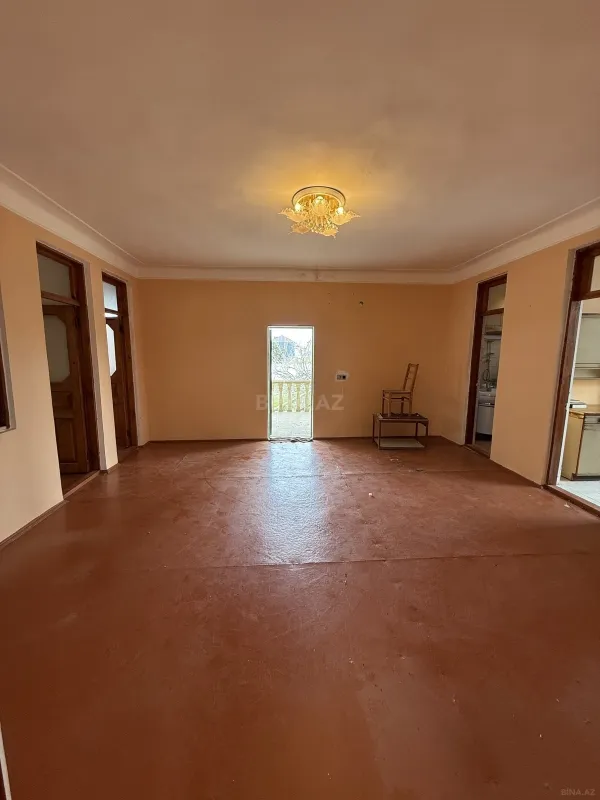 Satılır 7 otaqlı həyət evi 250 m²