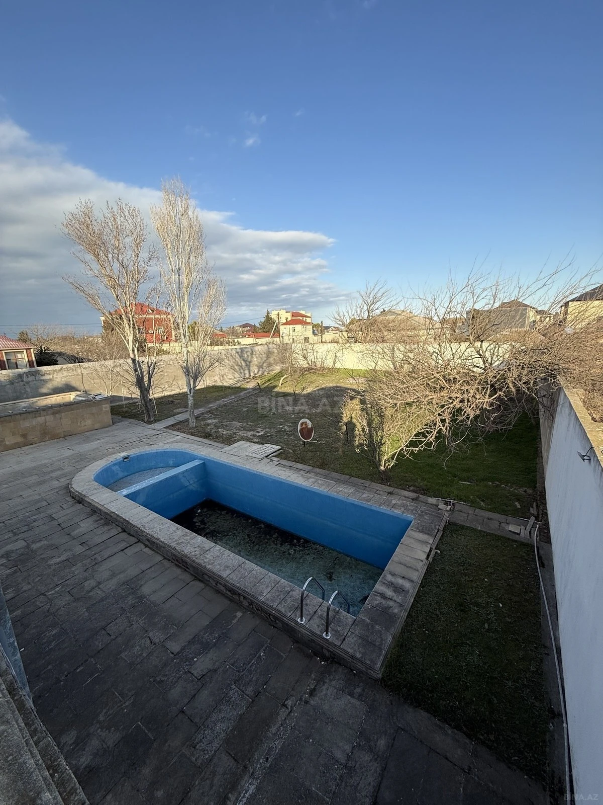 Satılır 7 otaqlı həyət evi 250 m²