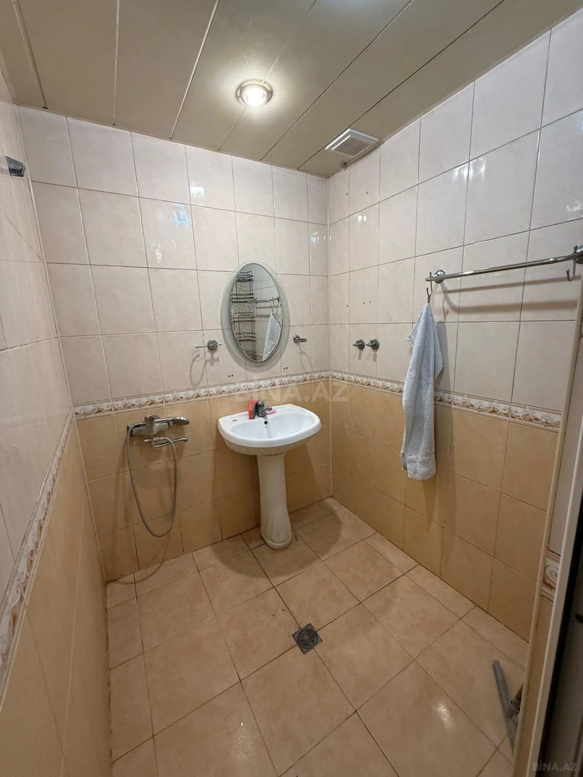 Kirayə verilir 2 otaqlı mənzil 65 m²