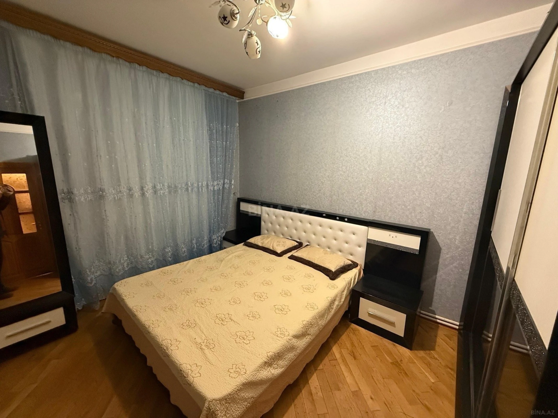 Kirayə verilir 2 otaqlı mənzil 65 m²