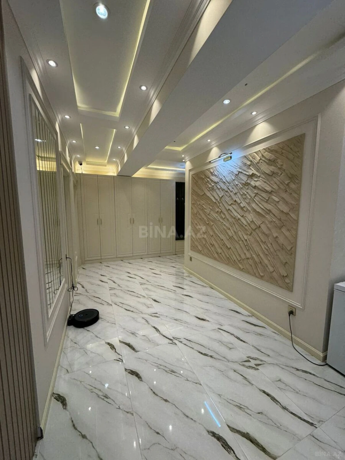 Satılır 4 otaqlı mənzil 128 m²