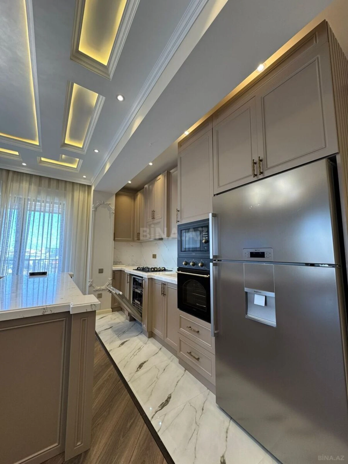 Satılır 4 otaqlı mənzil 128 m²