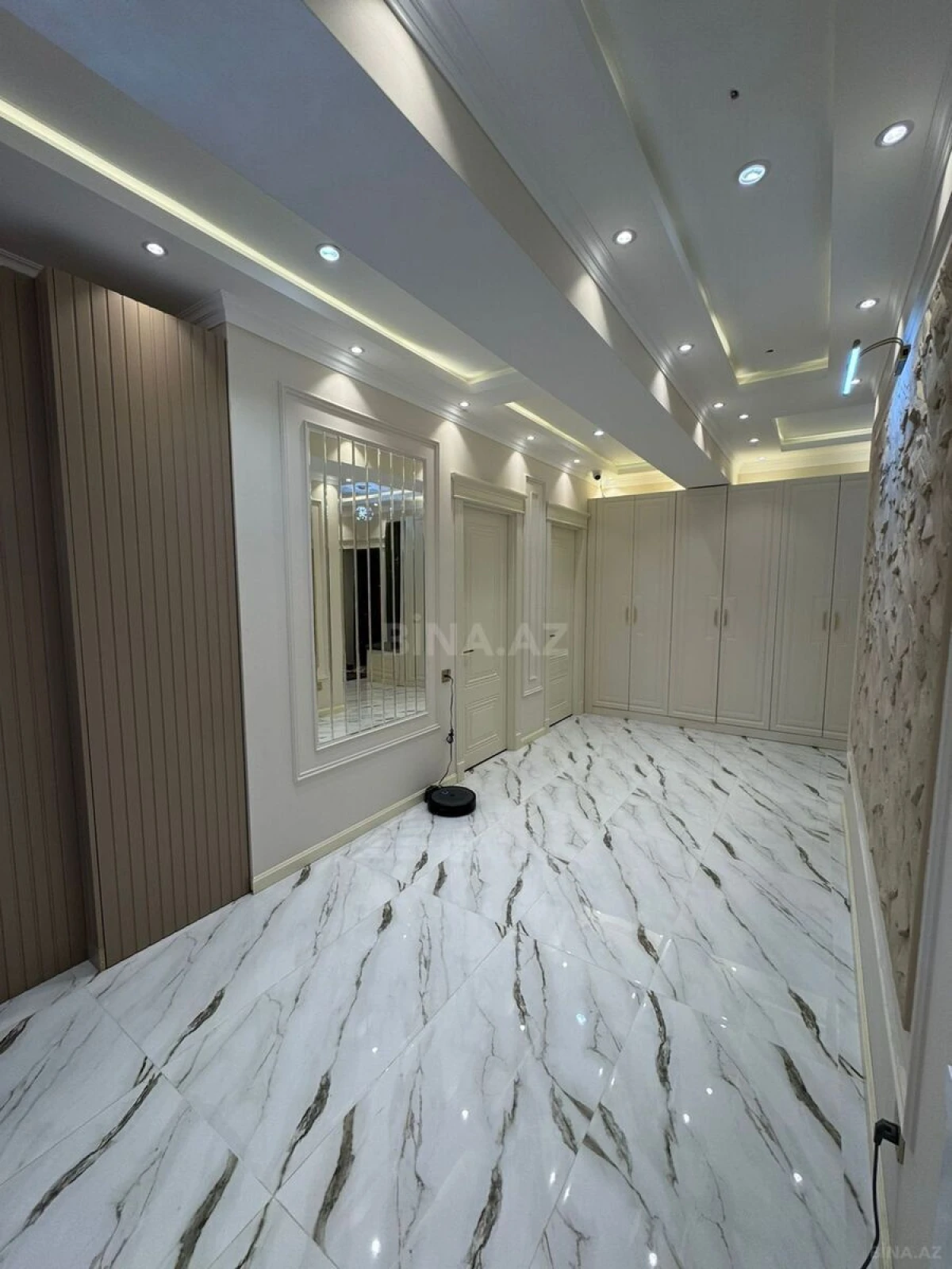 Satılır 4 otaqlı mənzil 128 m²