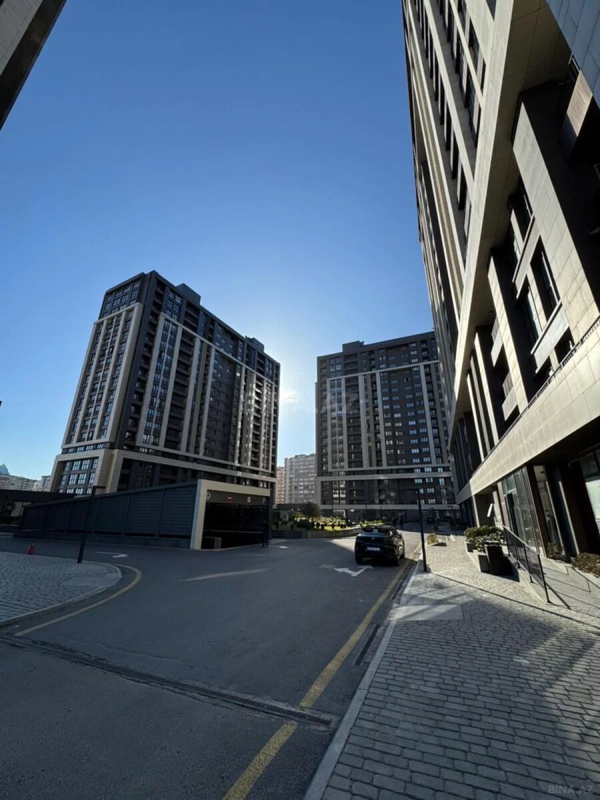 Satılır 4 otaqlı mənzil 128 m²