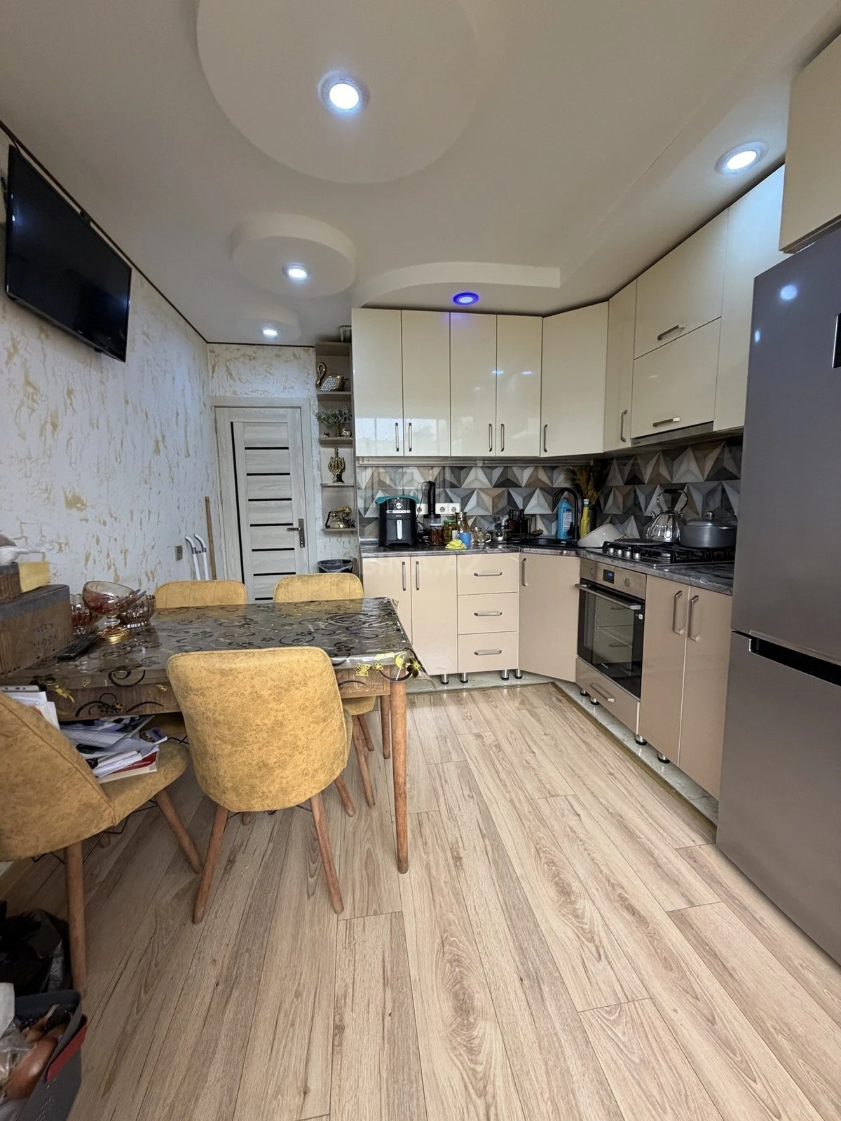 Satılır 3 otaqlı mənzil 74 m²