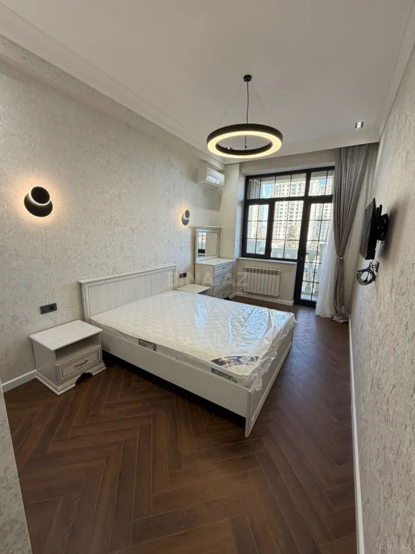 Kirayə verilir 2 otaqlı mənzil 80 m²