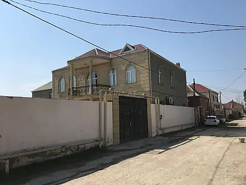 Satılır 6 otaqlı həyət evi 250 m²