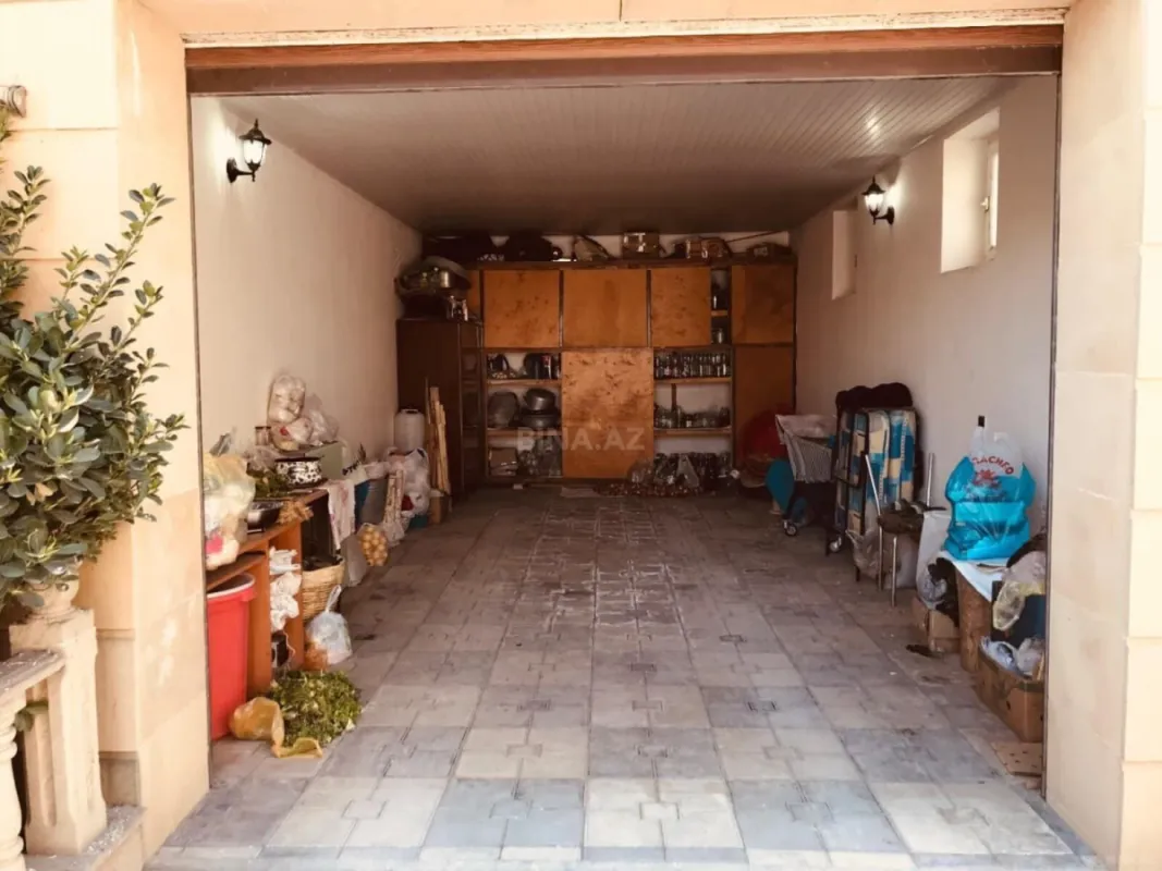 Satılır 6 otaqlı həyət evi 250 m²