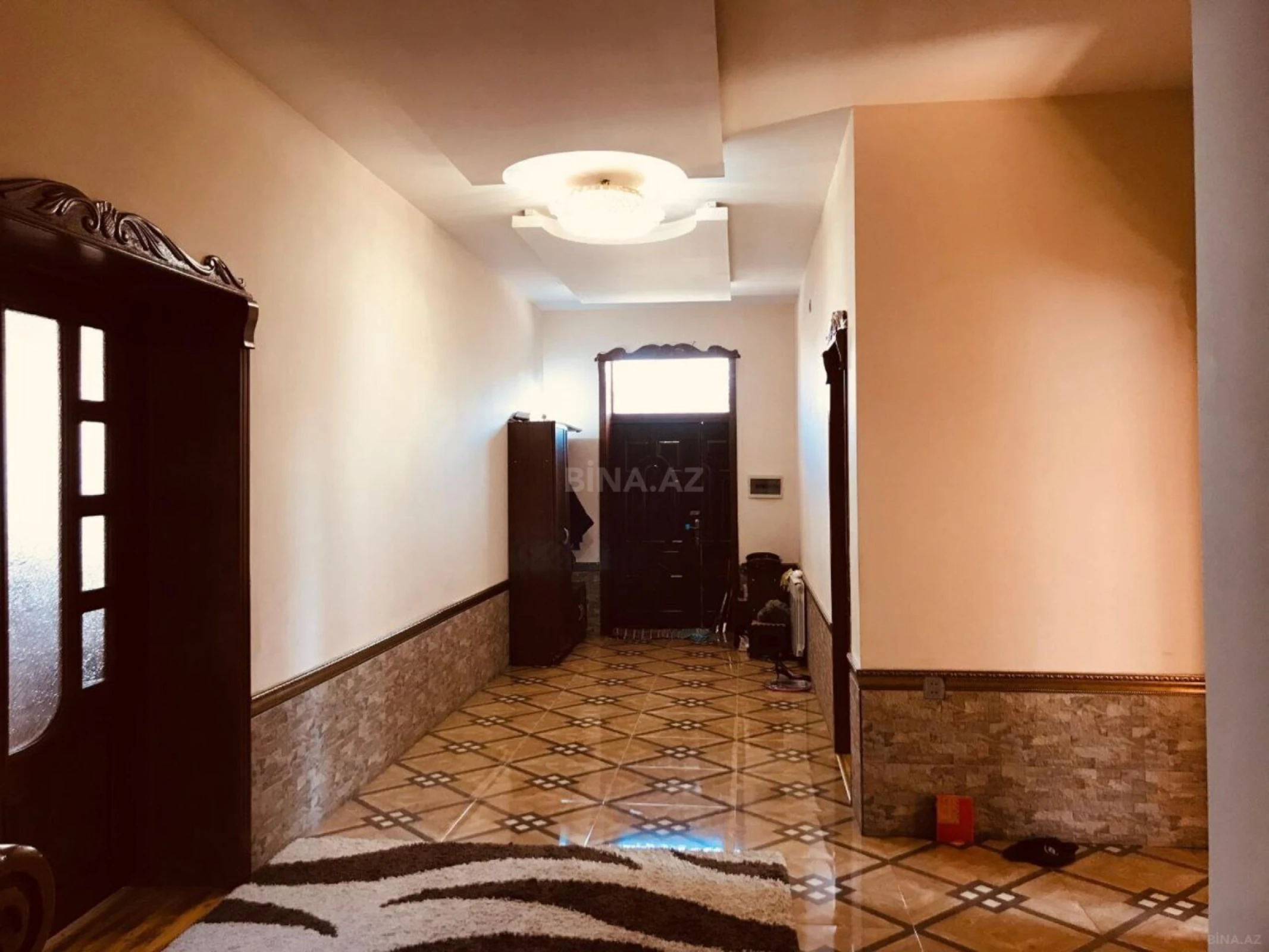 Satılır 6 otaqlı həyət evi 250 m²