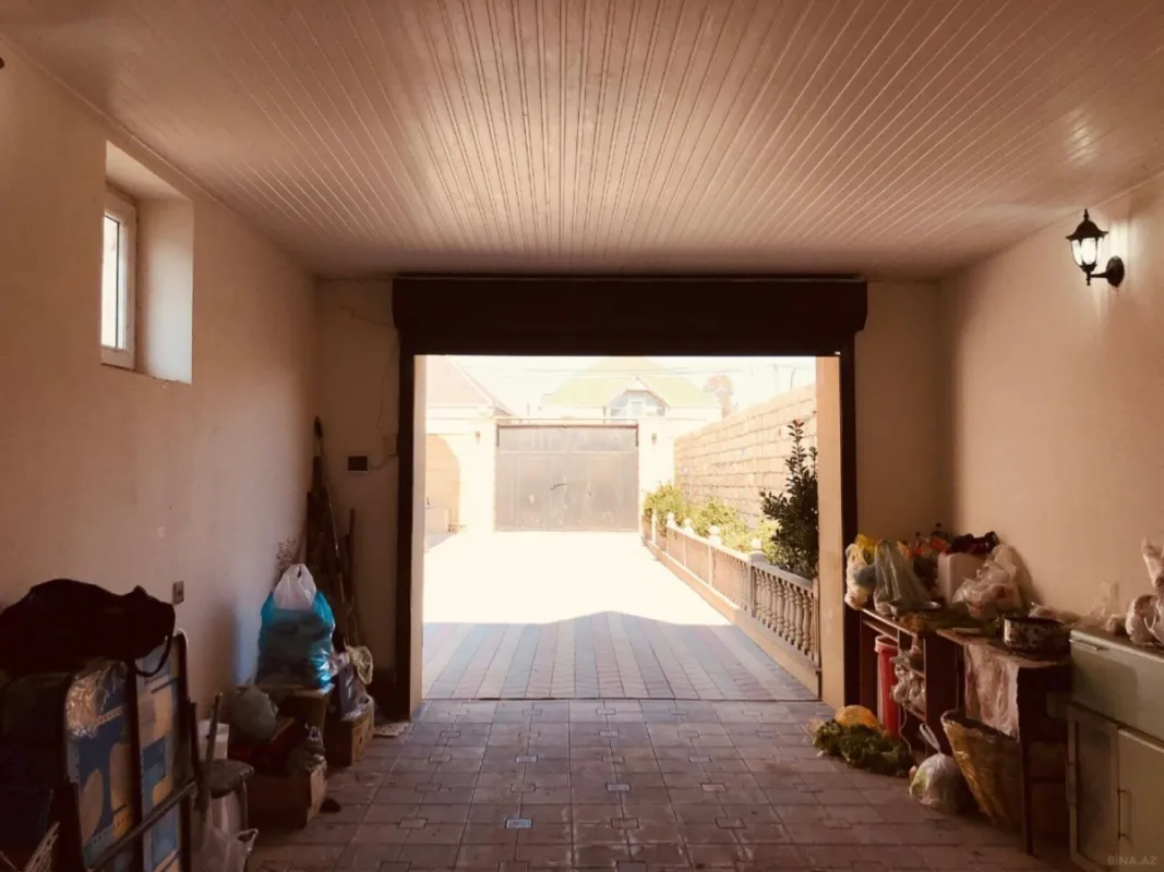 Satılır 6 otaqlı həyət evi 250 m²