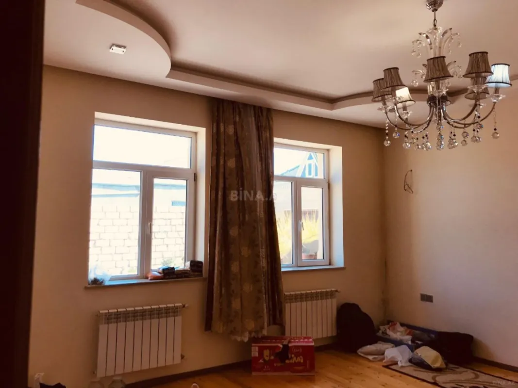 Satılır 6 otaqlı həyət evi 250 m²