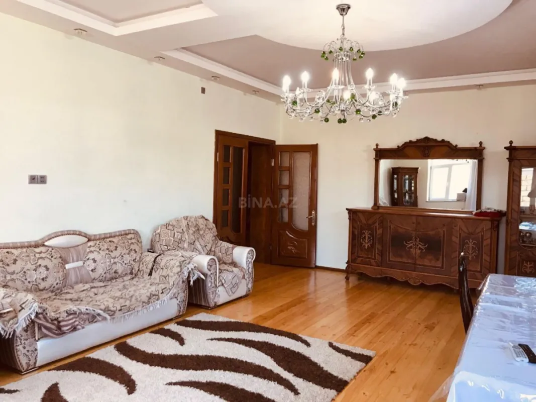 Satılır 6 otaqlı həyət evi 250 m²
