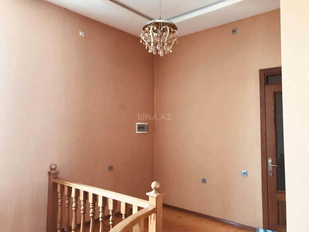 Satılır 6 otaqlı həyət evi 250 m²