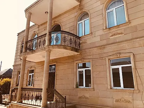 Satılır 6 otaqlı həyət evi 250 m²
