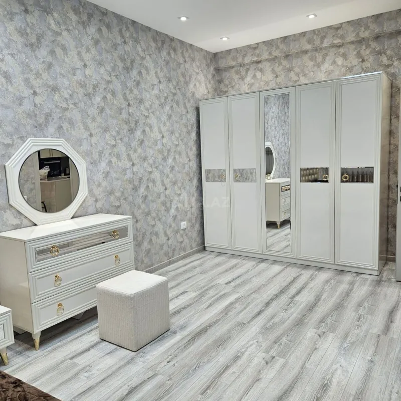 Kirayə verilir 2 otaqlı mənzil 80 m²