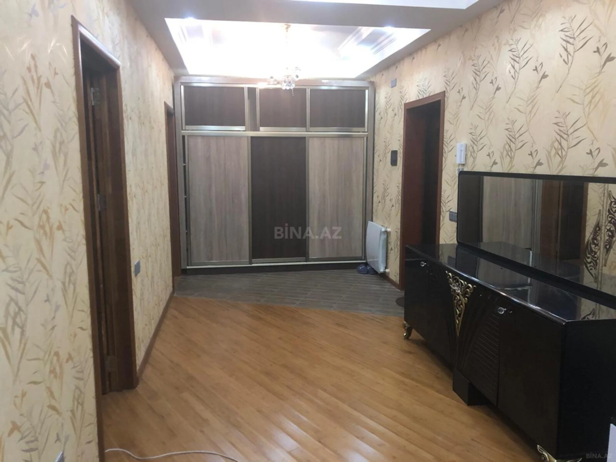 Kirayə verilir 2 otaqlı mənzil 85 m²