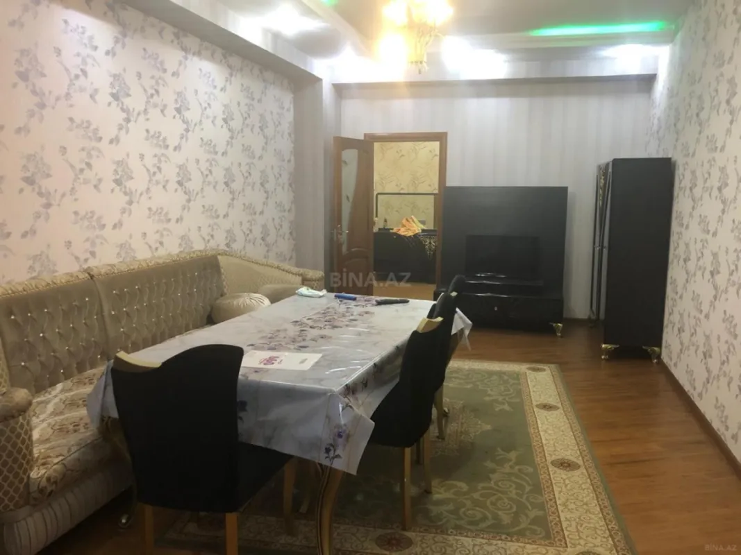 Kirayə verilir 2 otaqlı mənzil 85 m²