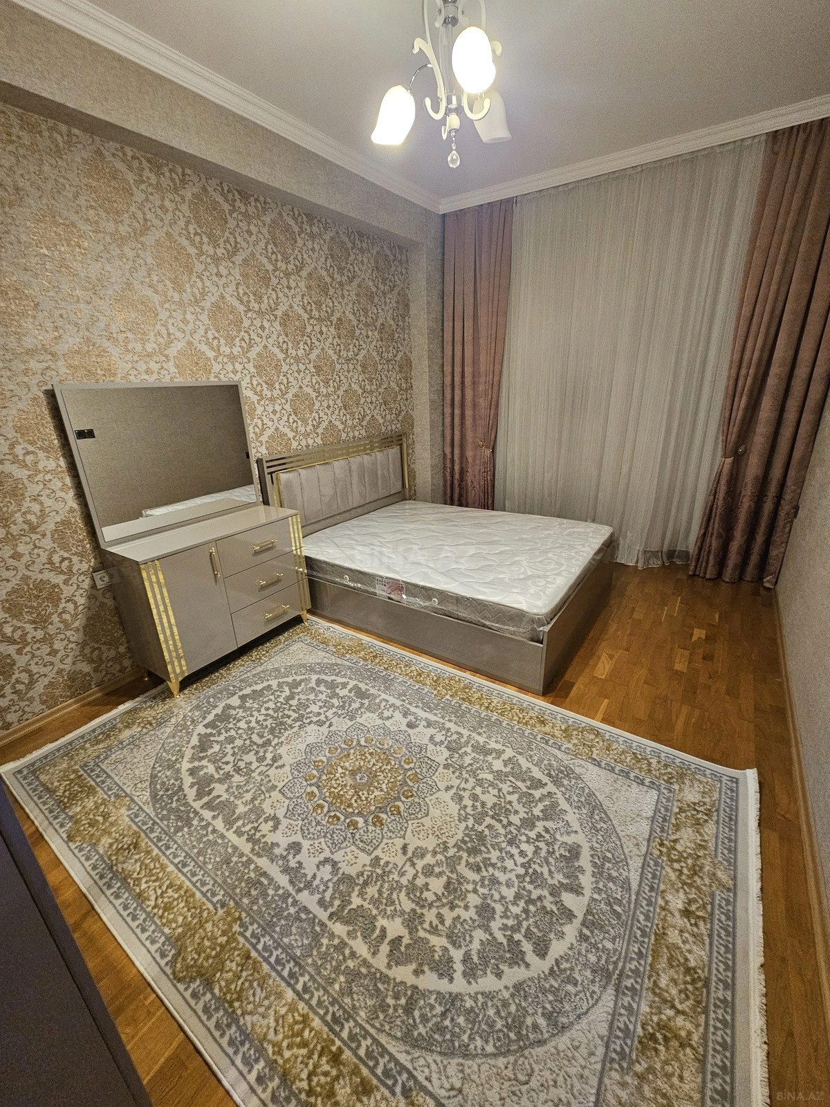 Satılır 2 otaqlı mənzil 72 m²