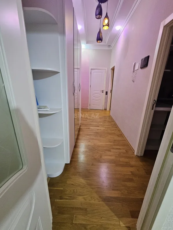 Satılır 2 otaqlı mənzil 72 m²