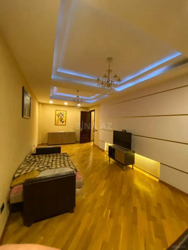 Kirayə verilir 2 otaqlı mənzil 100 m²