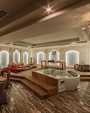 Satılır 7 otaqlı həyət evi 473.3 m²