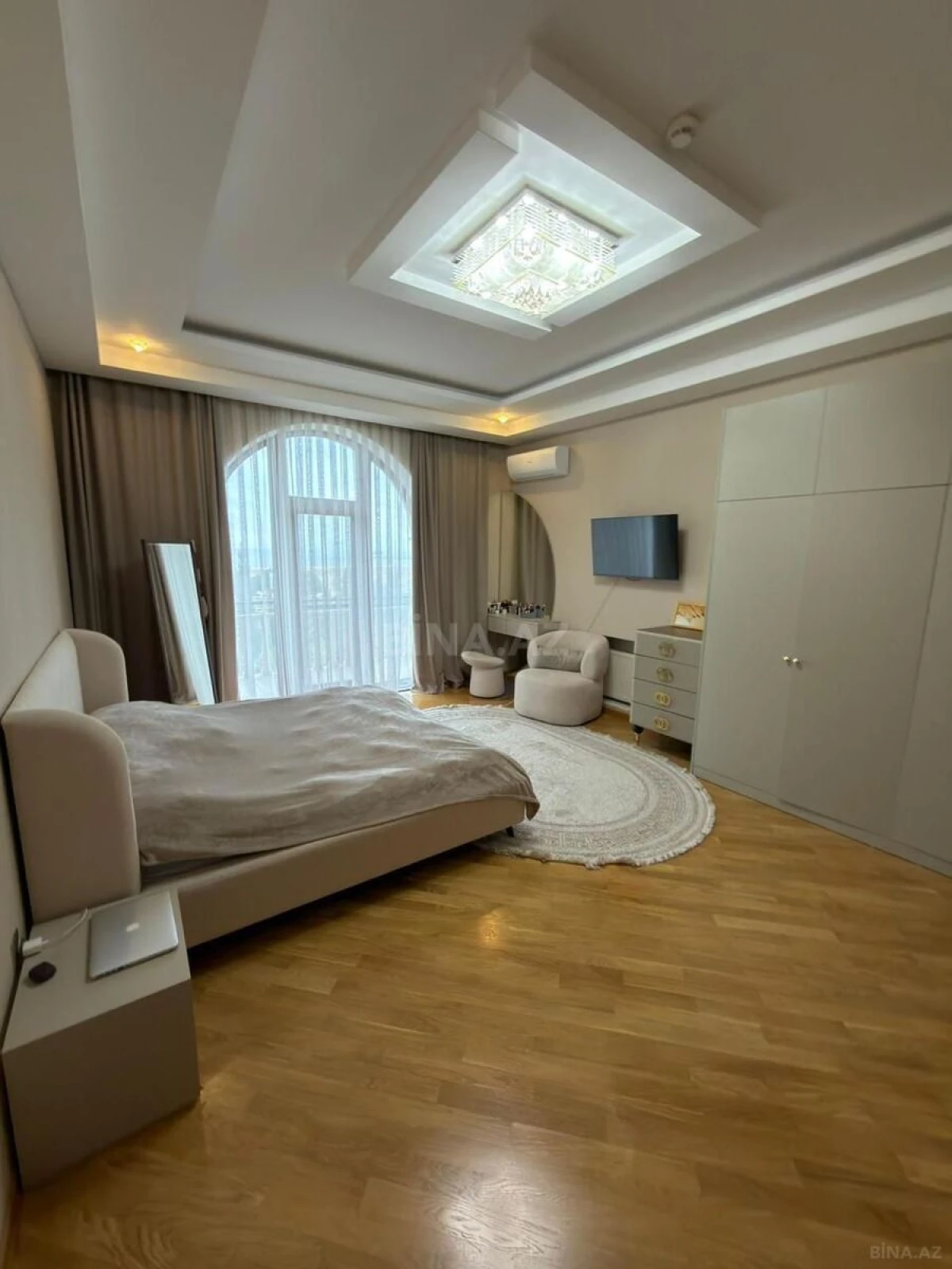 Satılır 7 otaqlı həyət evi 473.3 m²