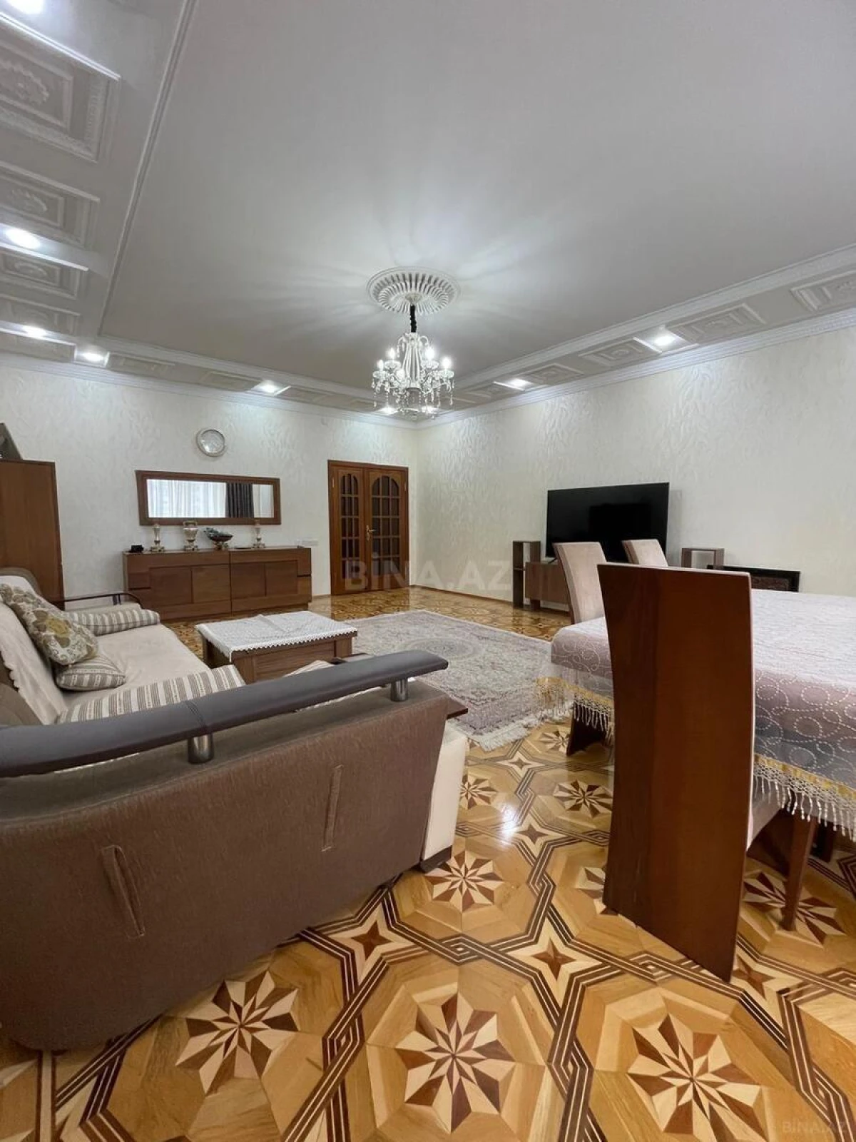 Satılır 3 otaqlı mənzil 115 m²