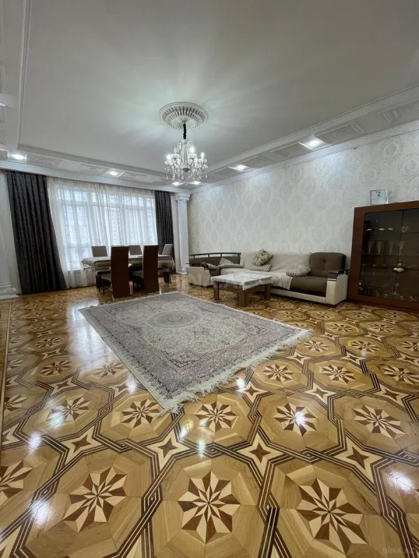 Satılır 3 otaqlı mənzil 115 m²