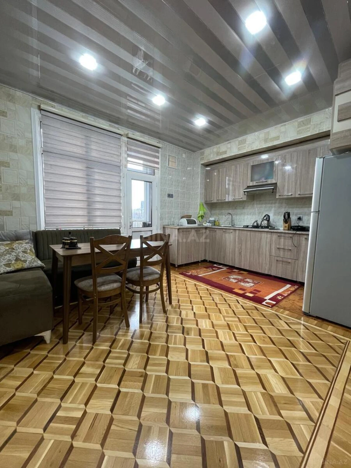 Satılır 3 otaqlı mənzil 115 m²