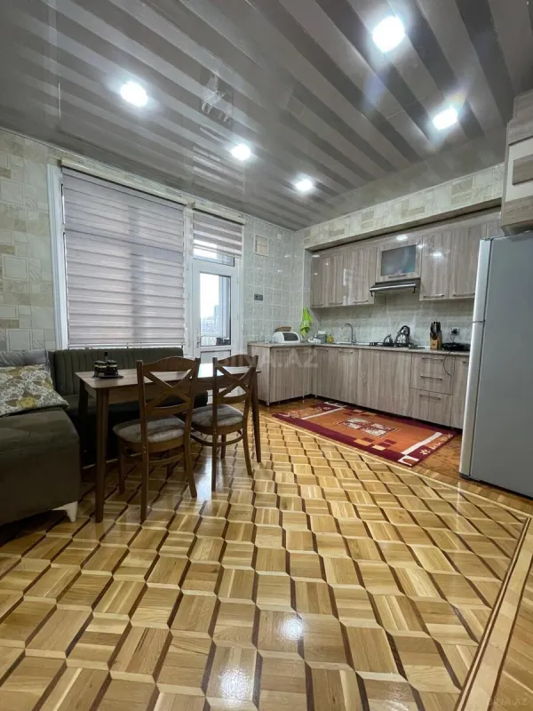 Satılır 3 otaqlı mənzil 115 m²
