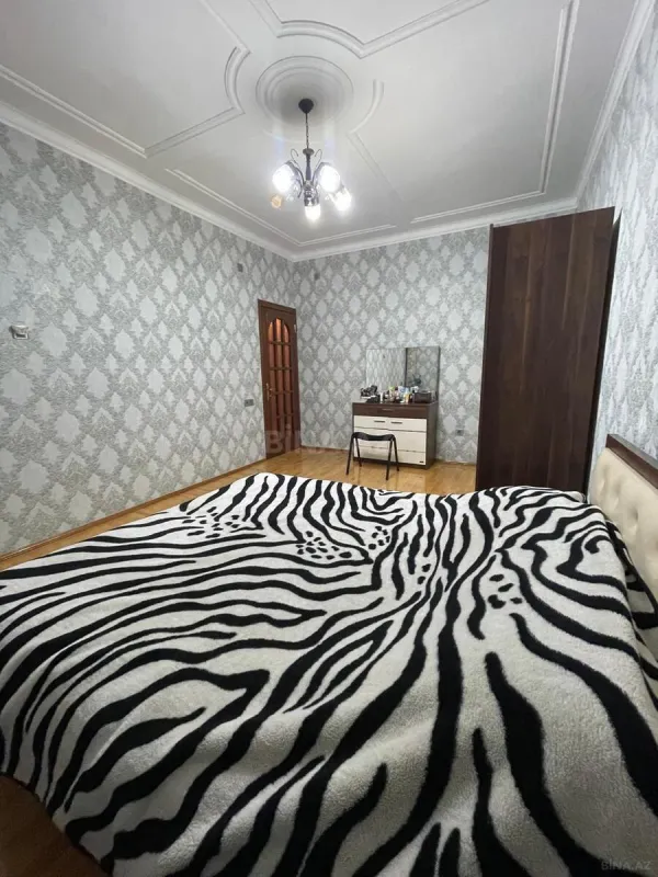 Satılır 3 otaqlı mənzil 115 m²